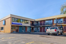 Roadway Inn