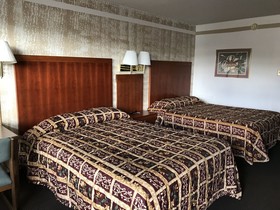 Roadway Inn