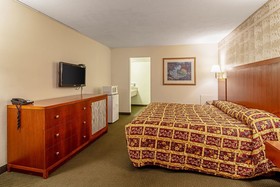 Roadway Inn