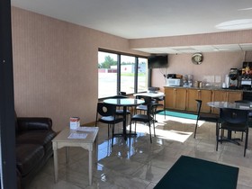 Roadway Inn