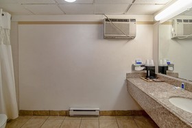 Roadway Inn