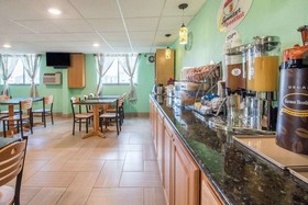 Super 8 by Wyndham Devils Lake