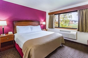 AmericInn by Wyndham Dickinson