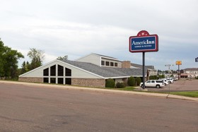 AmericInn by Wyndham Dickinson