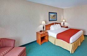 Holiday Inn Express & Suites Dickinson