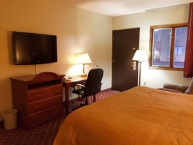 Badlands Inn & Suites