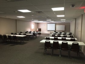 Badlands Inn & Suites