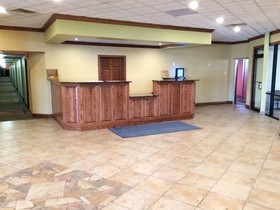 Badlands Inn & Suites