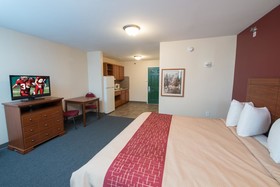 Red Roof Inn & Suites Dickinson