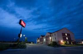 Red Roof Inn & Suites Dickinson