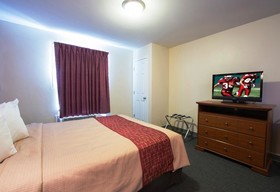 Red Roof Inn & Suites Dickinson