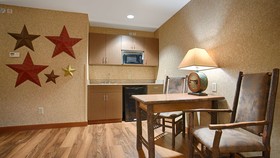 Best Western Plus Kelly Inn & Suites
