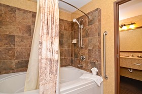 Best Western Plus Kelly Inn & Suites