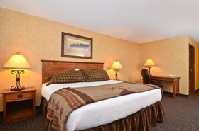 Best Western Plus Kelly Inn & Suites