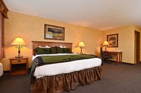 Best Western Plus Kelly Inn & Suites