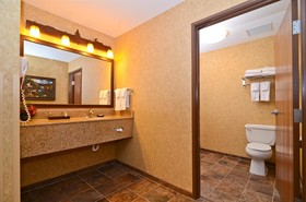 Best Western Plus Kelly Inn & Suites