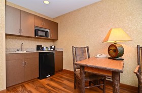 Best Western Plus Kelly Inn & Suites