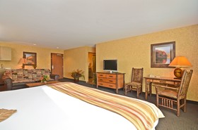 Best Western Plus Kelly Inn & Suites