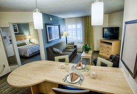 Candlewood Suites Fargo / North Dakota State University