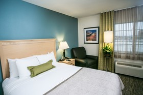 Candlewood Suites Fargo / North Dakota State University