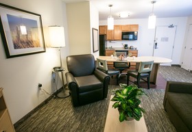 Candlewood Suites Fargo / North Dakota State University