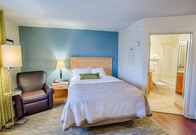 Candlewood Suites Fargo / North Dakota State University