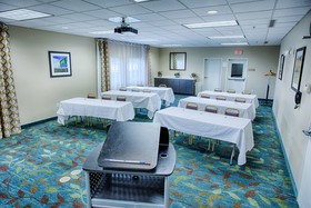 Candlewood Suites Fargo / North Dakota State University