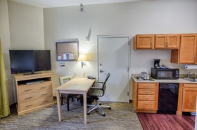 Candlewood Suites Fargo / North Dakota State University