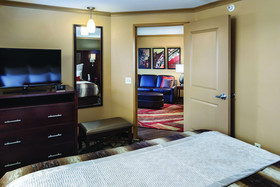 ClubHouse Hotel & Suites