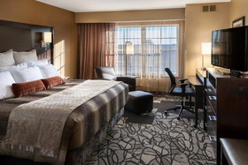ClubHouse Hotel & Suites