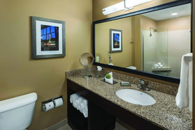 ClubHouse Hotel & Suites
