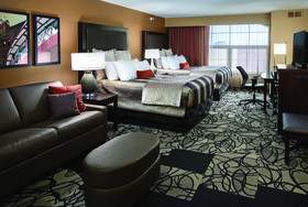 ClubHouse Hotel & Suites