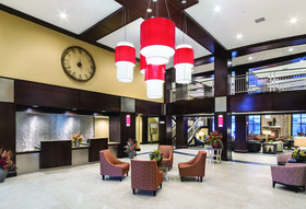 ClubHouse Hotel & Suites