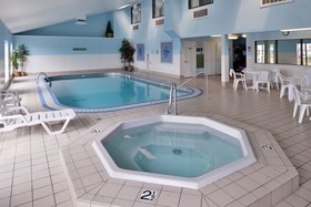 Country Inn & Suites by Radisson, Fargo, ND