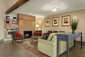 Country Inn & Suites by Radisson, Fargo, ND