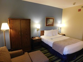 Days Inn by Wyndham Fargo