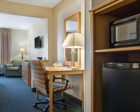 Econo Lodge West