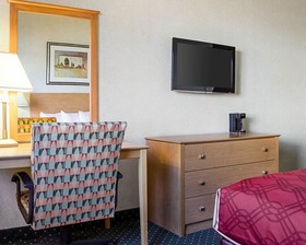Econo Lodge West