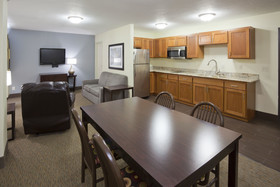 Fargo Inn & Suites