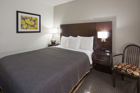 Fargo Inn & Suites
