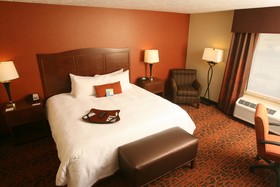 Hampton Inn & Suites Fargo Medical Center