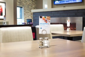 Holiday Inn Express Fargo SW  I-94 45th St