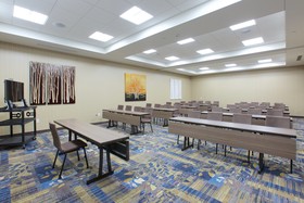 Holiday Inn Express Fargo SW  I-94 45th St