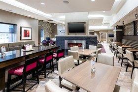 Holiday Inn Express Fargo SW  I-94 45th St