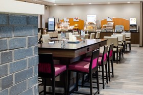 Holiday Inn Express Fargo SW  I-94 45th St