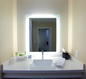 Holiday Inn Express Fargo SW  I-94 45th St