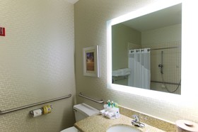 Holiday Inn Express Fargo - West Acres