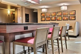 Holiday Inn Express Fargo - West Acres