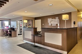 Holiday Inn Express Fargo - West Acres