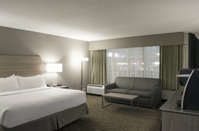 Holiday Inn Fargo